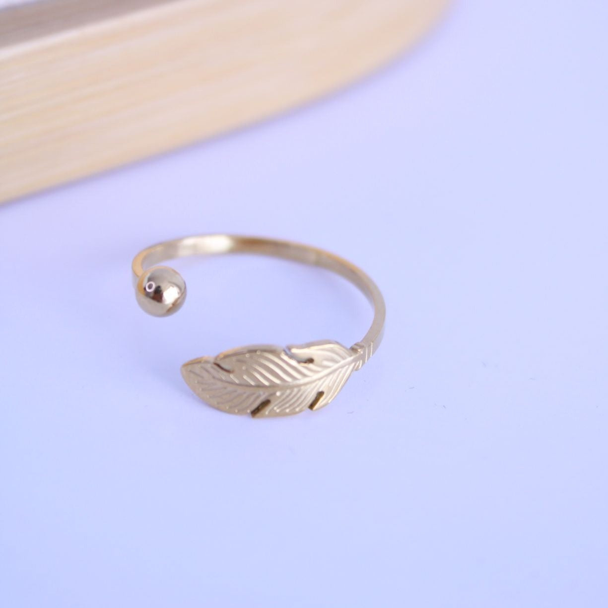 Anillo Pluma y Bola - hetikashop