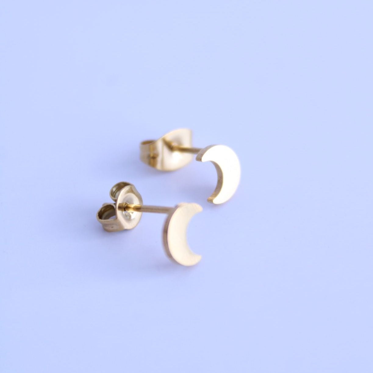 Pendientes Mini Media Luna Plana - hetikashop