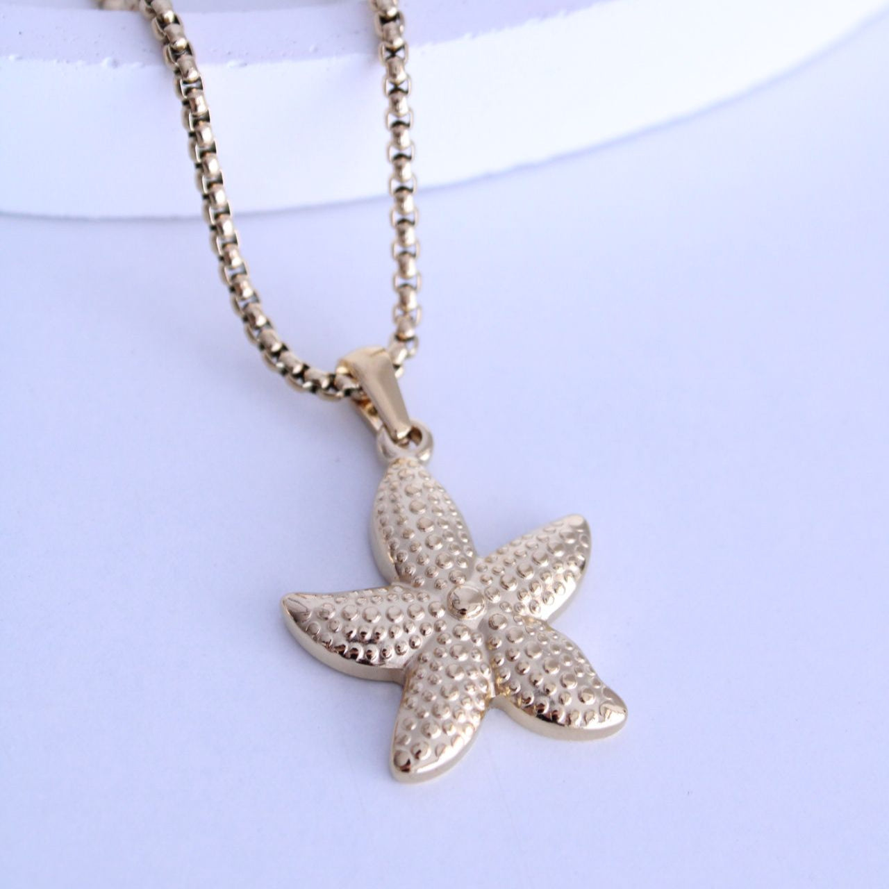 Collar Estrella de Mar Dorado