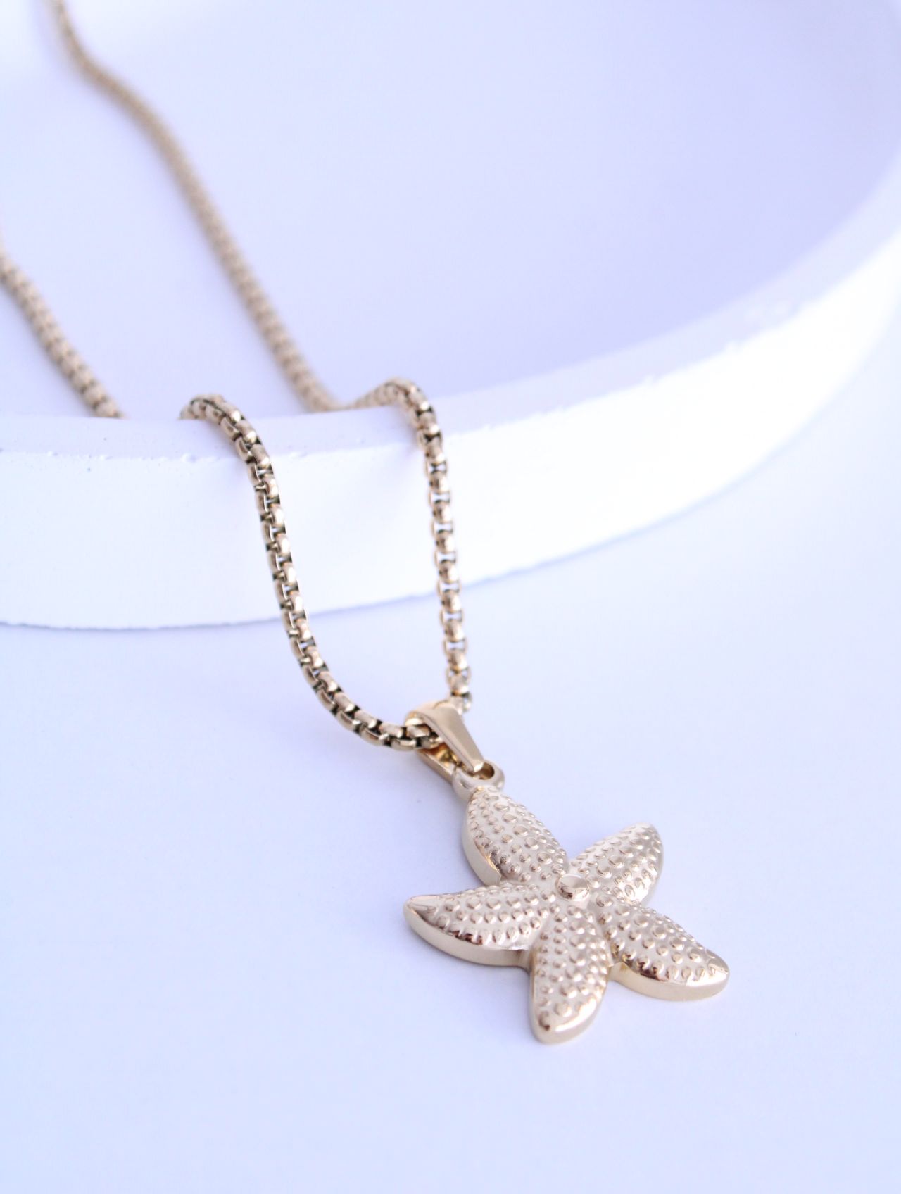 Collar Estrella de Mar Dorado