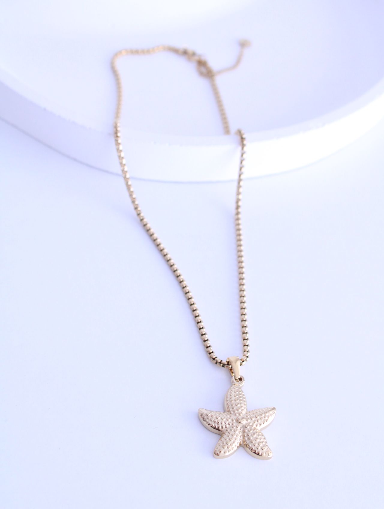 Collar Estrella de Mar Dorado
