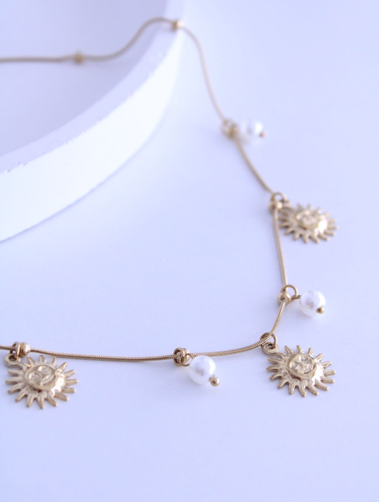 Collar Sol Tropé & Perlas – Dorado