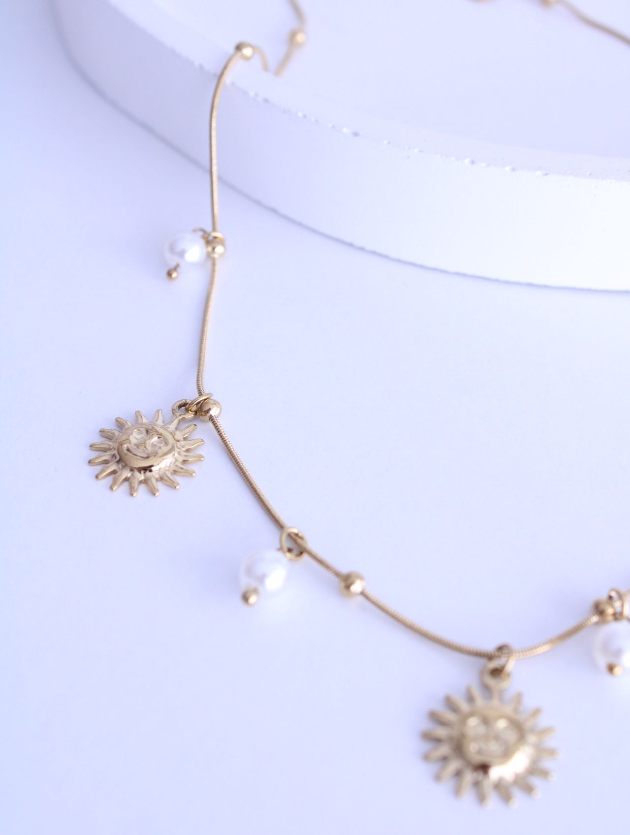 Collar Sol Tropé & Perlas – Dorado