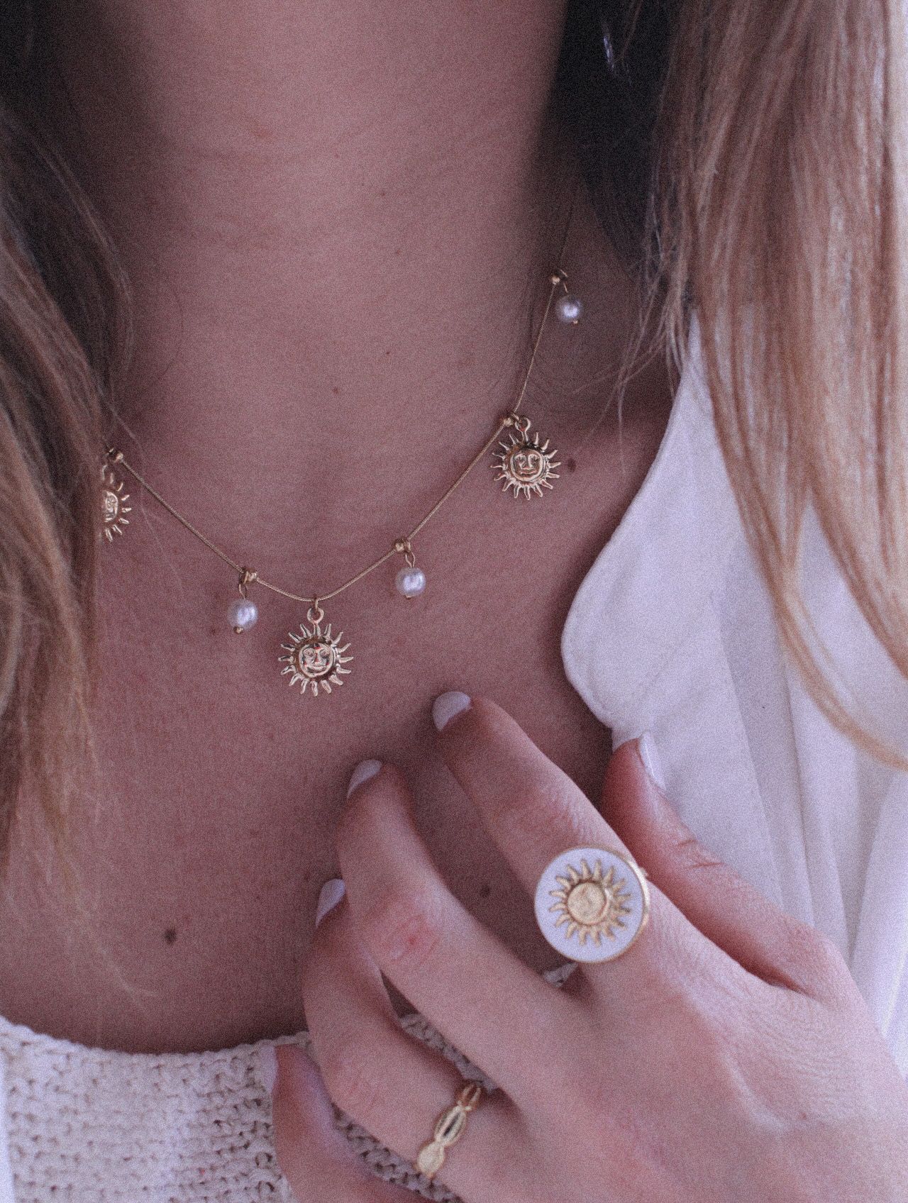 Collar Sol Tropé & Perlas – Dorado