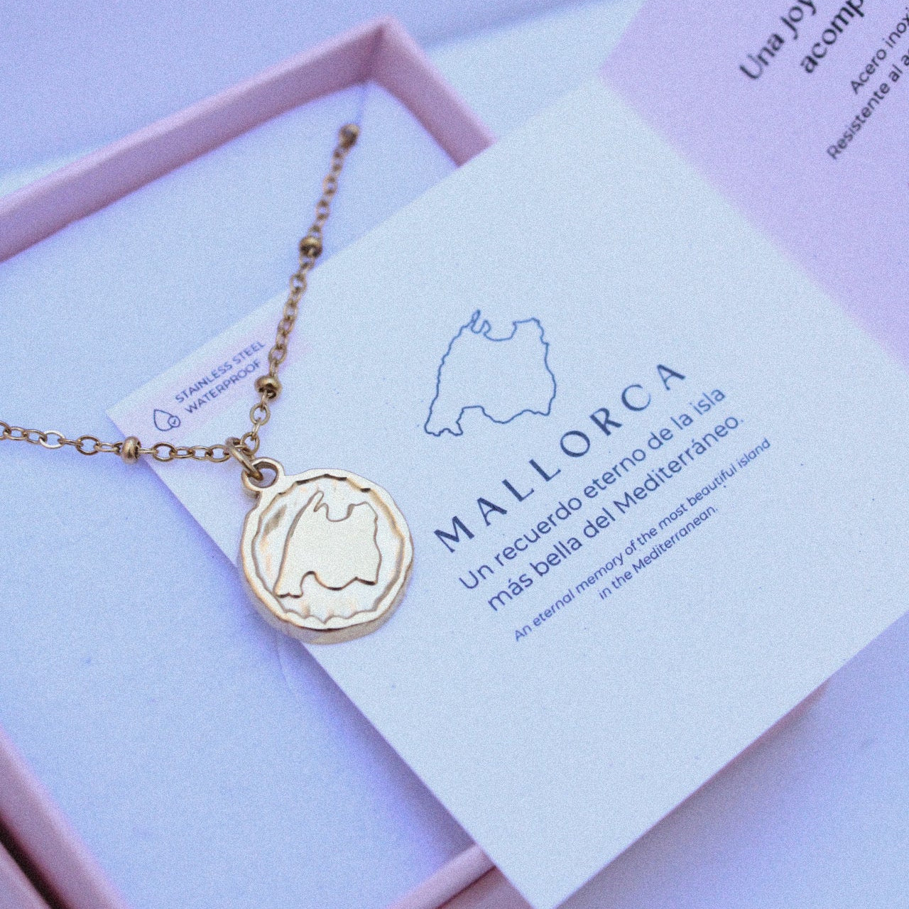 Collar Moneda con Silueta de Mallorca de Acero Inoxidable