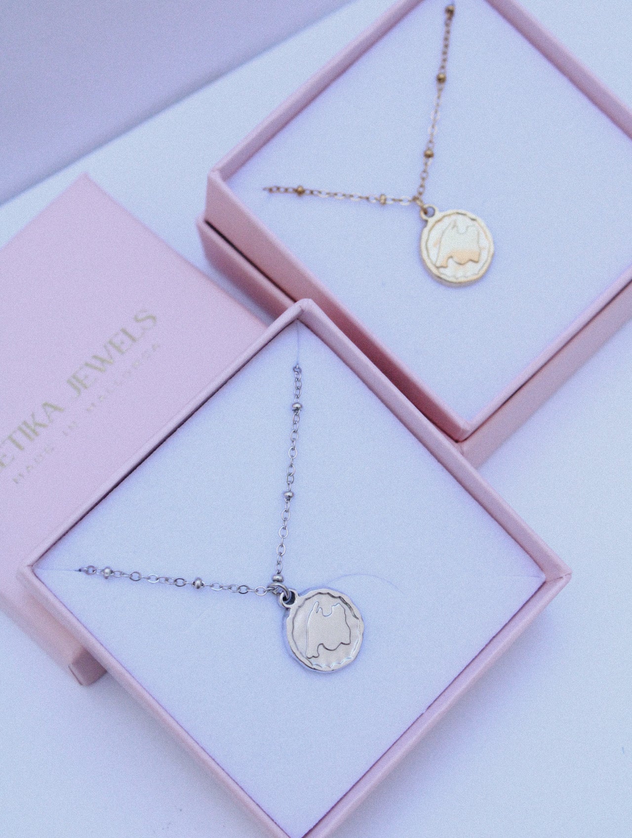Collar Moneda con Silueta de Mallorca de Acero Inoxidable