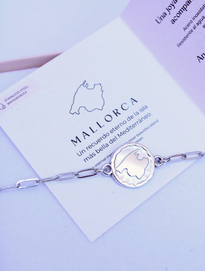 Pulsera con moneda grabada con la silueta de Mallorca: joya hipoalergénica