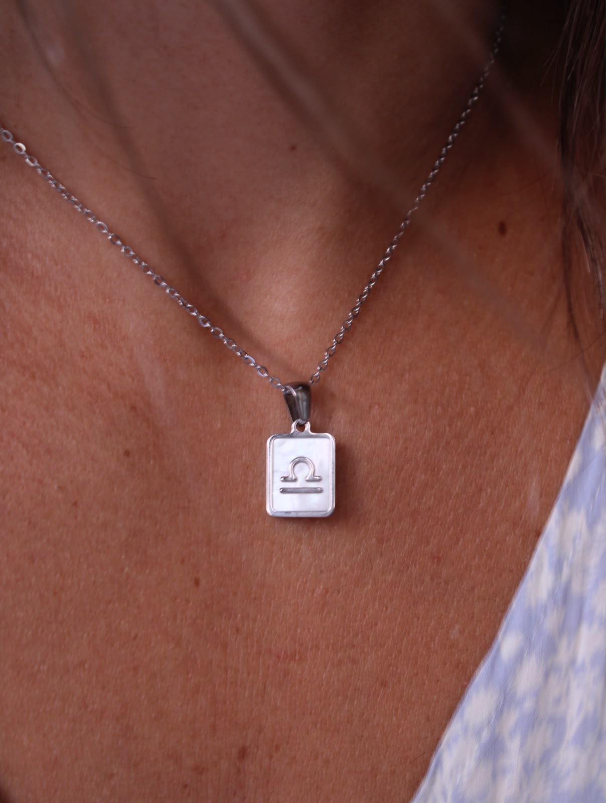Collar zodiaco Libra de Hétika, joyería de acero inoxidable
