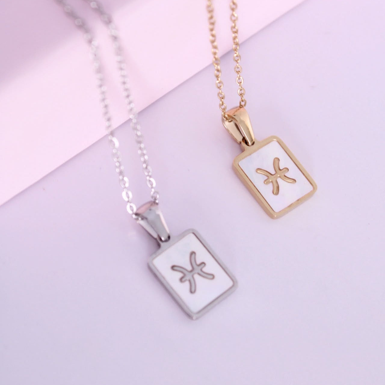 Collar del signo Piscis de acero inoxidable con nácar de Hétika
