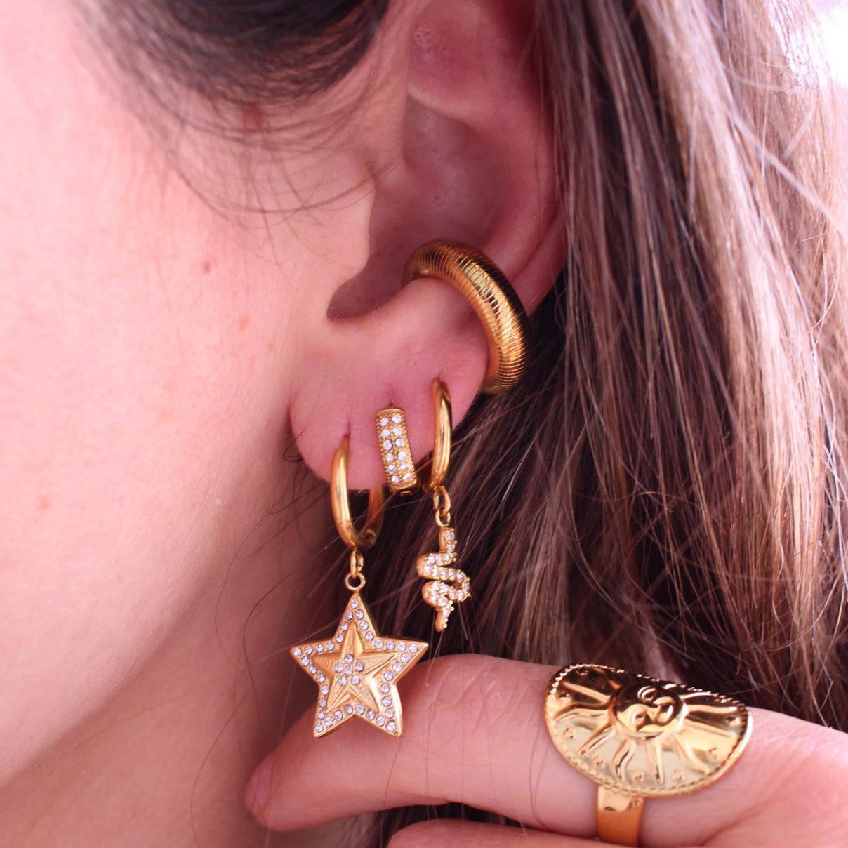 Pendientes de Aro con Estrella Brillante